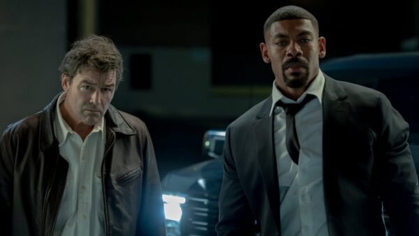 Kyle Chandler as Hal Jordan and Aaron Pierre as John Stewart in HBO Lanterns episode 7